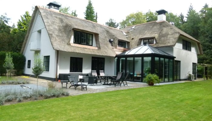 Villa in Huizen
